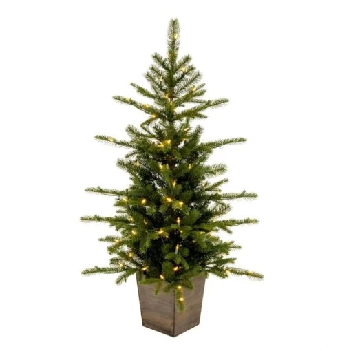 Vickerman Pre-Lit Artificial Christmas Tree (676349)